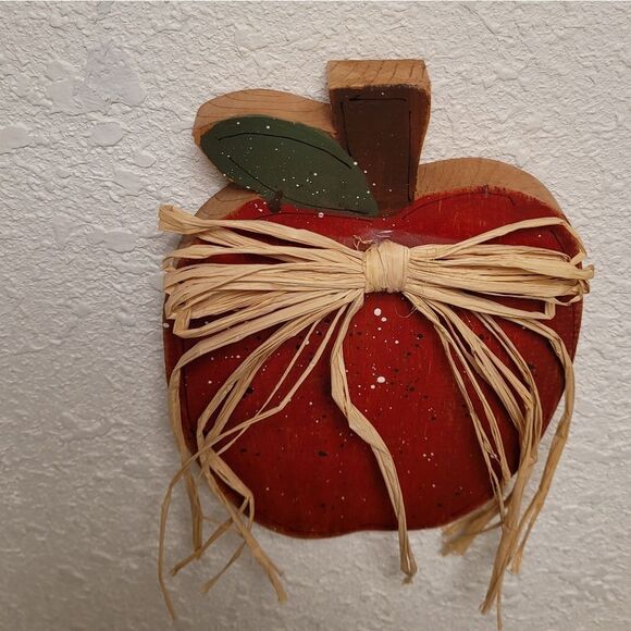 Wooden Apple Kitchen Wall Decor - Picture 3 of 7